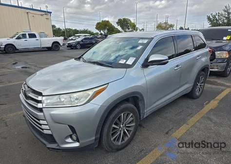 2018 Toyota Highlander Se из США, поврежденный, VIN 5TDKZRFH0JS284115
